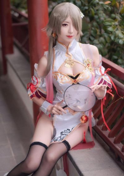 美女脱得只剩皮肤在线影视_BD国语电影在线看