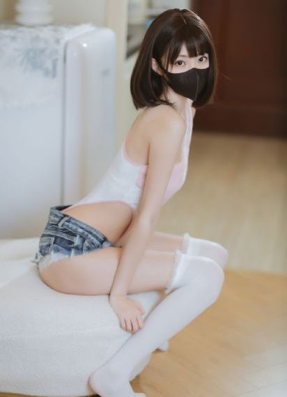 外国女持黄性感三级片_BD英语在线播放观看