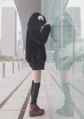 我半夜摸睡着的妺妺妺下面好爽_DVD高清完整版