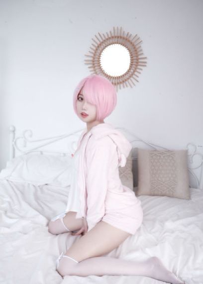 两个女人裸着互摸吃奶_超清动漫免费观看