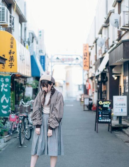 漂亮美女少妇高跟凉鞋_BD国语迅雷电影在线
