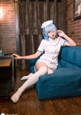 偷拍偷窥欧美_英文版字幕