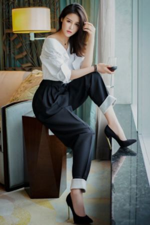 荷兰女人裸体性做爰_HD在线播放观看